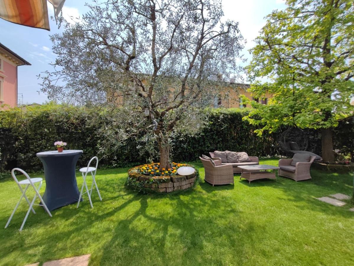 Private Garden Giardino Privato A Bardolino - House Amorino Luaran gambar